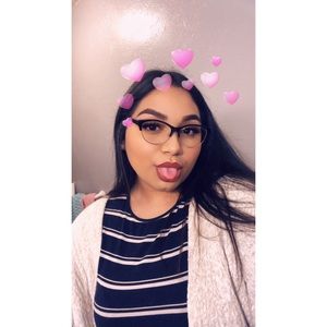 Meet your Posher, Alejandra